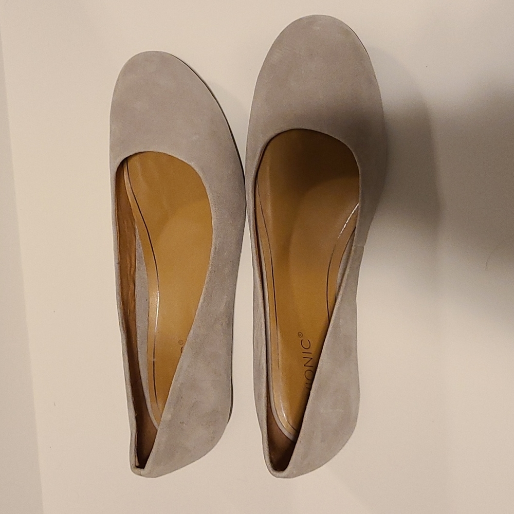 Vionic Hannah flats leather in dark taupe size 9.5 NIB